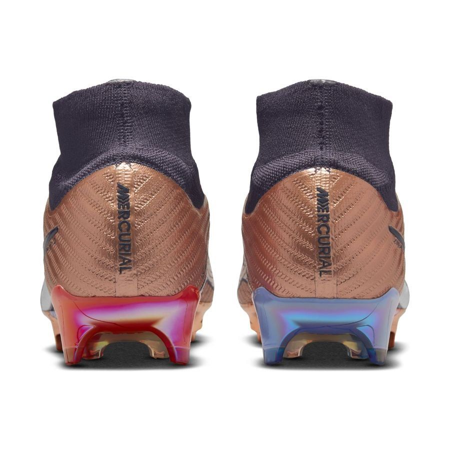 Messi's wearing adidas cleat